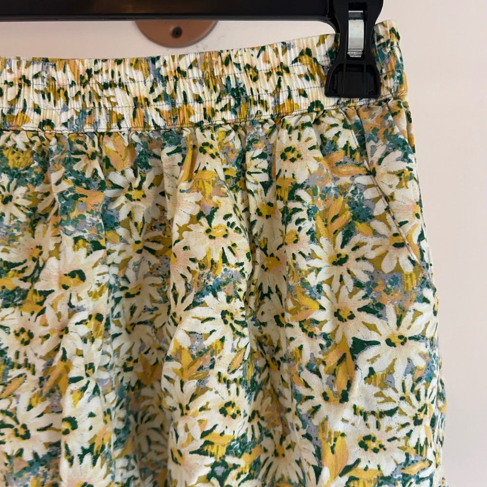 Mossimo Supply Co Floral Shorts Elastic Waist Summer Casual Womens S/P - Picture 2 of 4